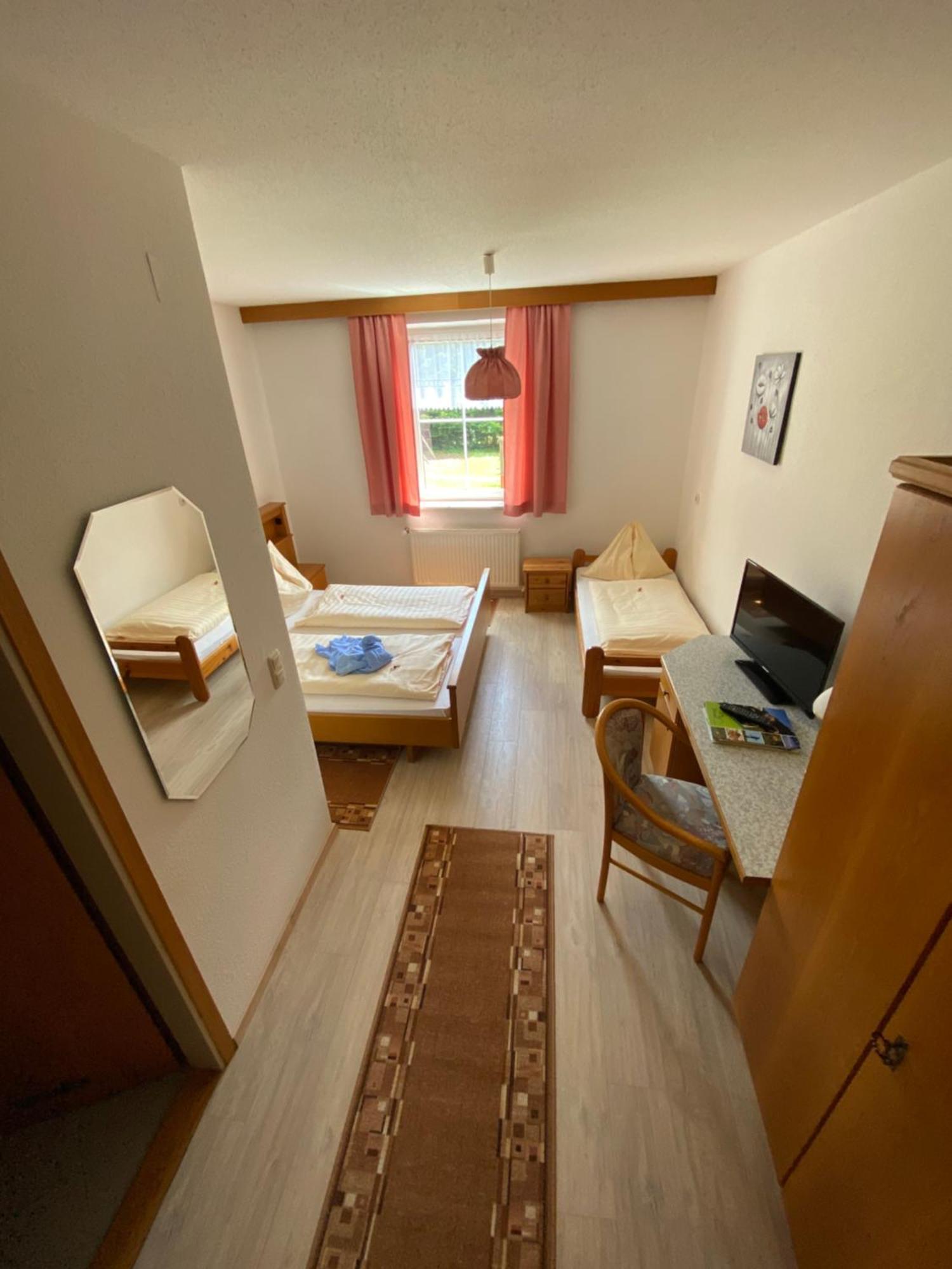 Gasthof Widenschek Thalheim Bagian luar foto